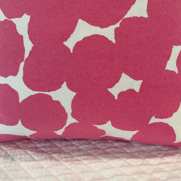 Kate Spade dot patterned pink pillow with down insert and hidden zipper - Picture 2 of 7